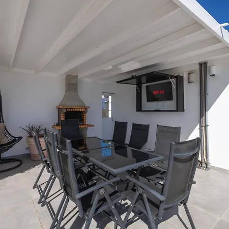 בית נופש Casa With A Private 25 Meter Heated Pool