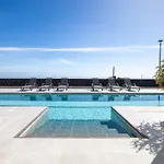 Casa Private 25m Heated Pool With Hydraulic Mobility Lift