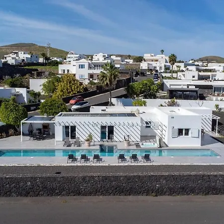 Casa de Férias Casa Private 25m Heated Pool With Hydraulic Mobility Lift