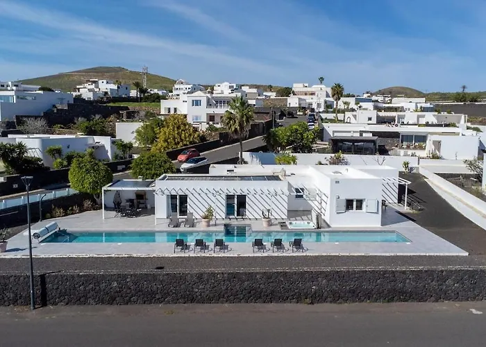 בית נופש Casa With A Private 25 Meter Heated Pool